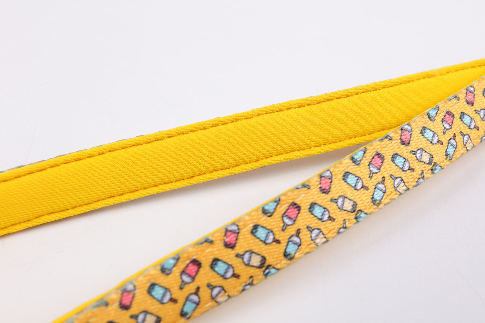 Crumpets Boutique - Treat your precious pup to walkies in our cheerful Puppa Tea dog lead! This bright blue lead features a colorful bubble tea theme that looks perfect for relaxing strolls.